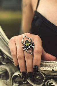 Emerald Venom Spider Ring